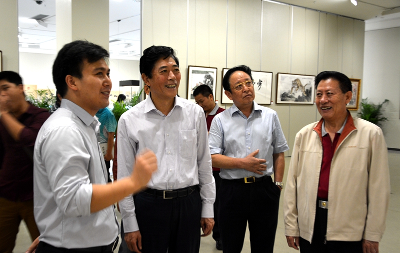 中华砚文化暨天雨斋书画精品收藏展在省博开展