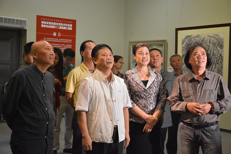 海南省第四届优秀美术作品展在省博物馆展出