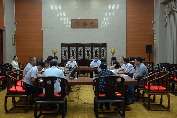 丁晖厅长一行到省博物馆调研