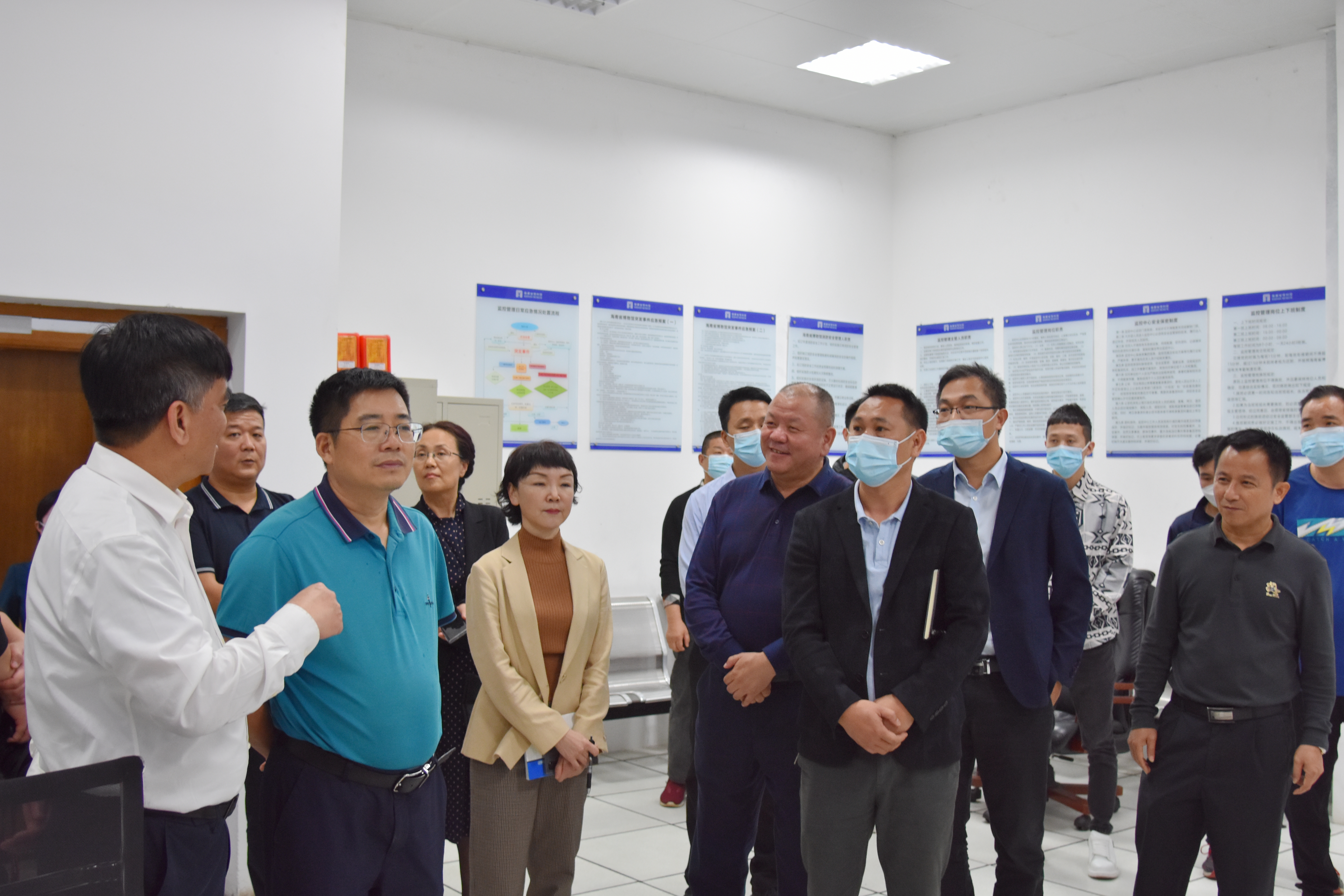 李辉卫率队调研海南省博物馆