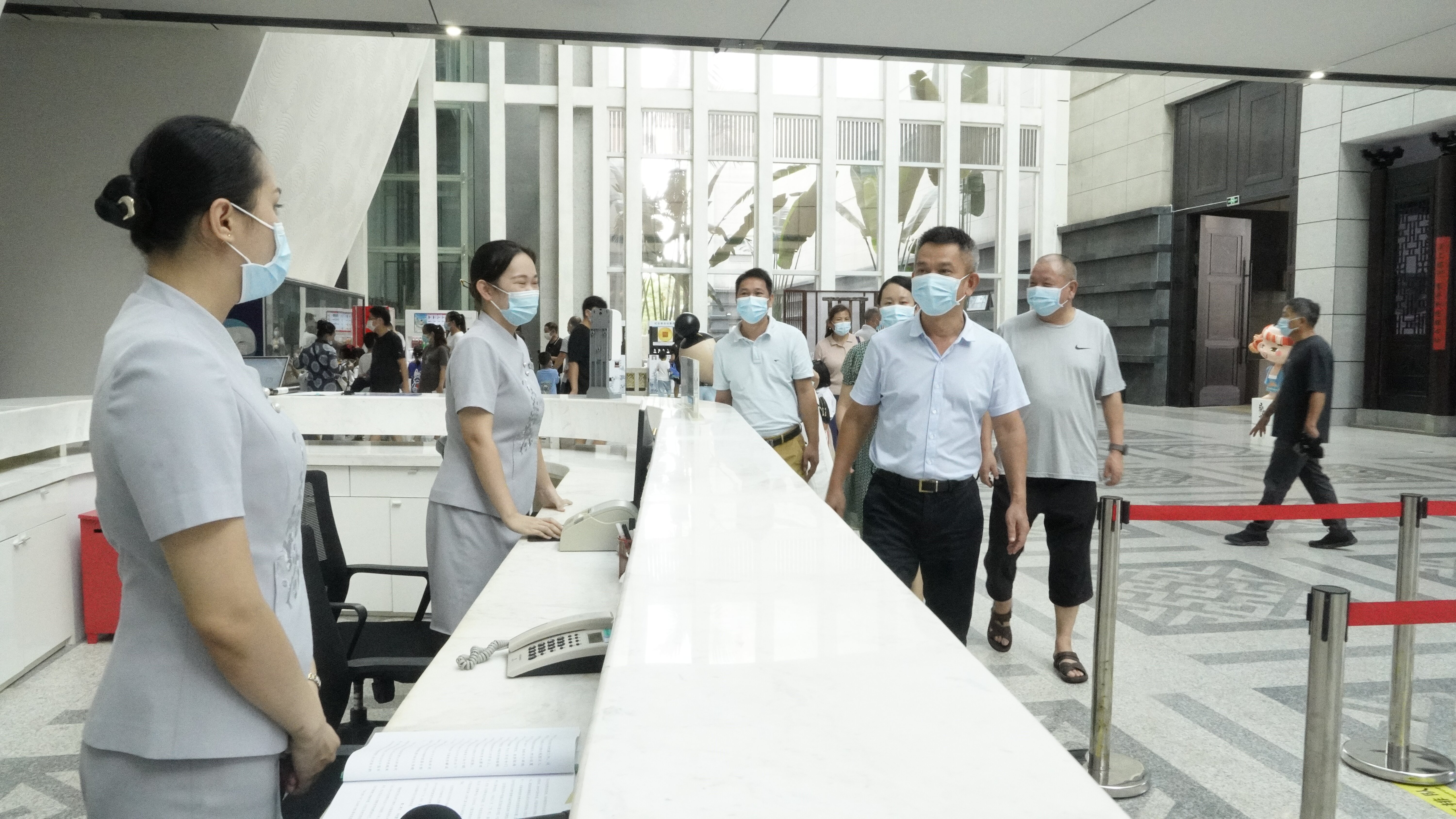 海南省博物馆国庆慰问一线干部职工