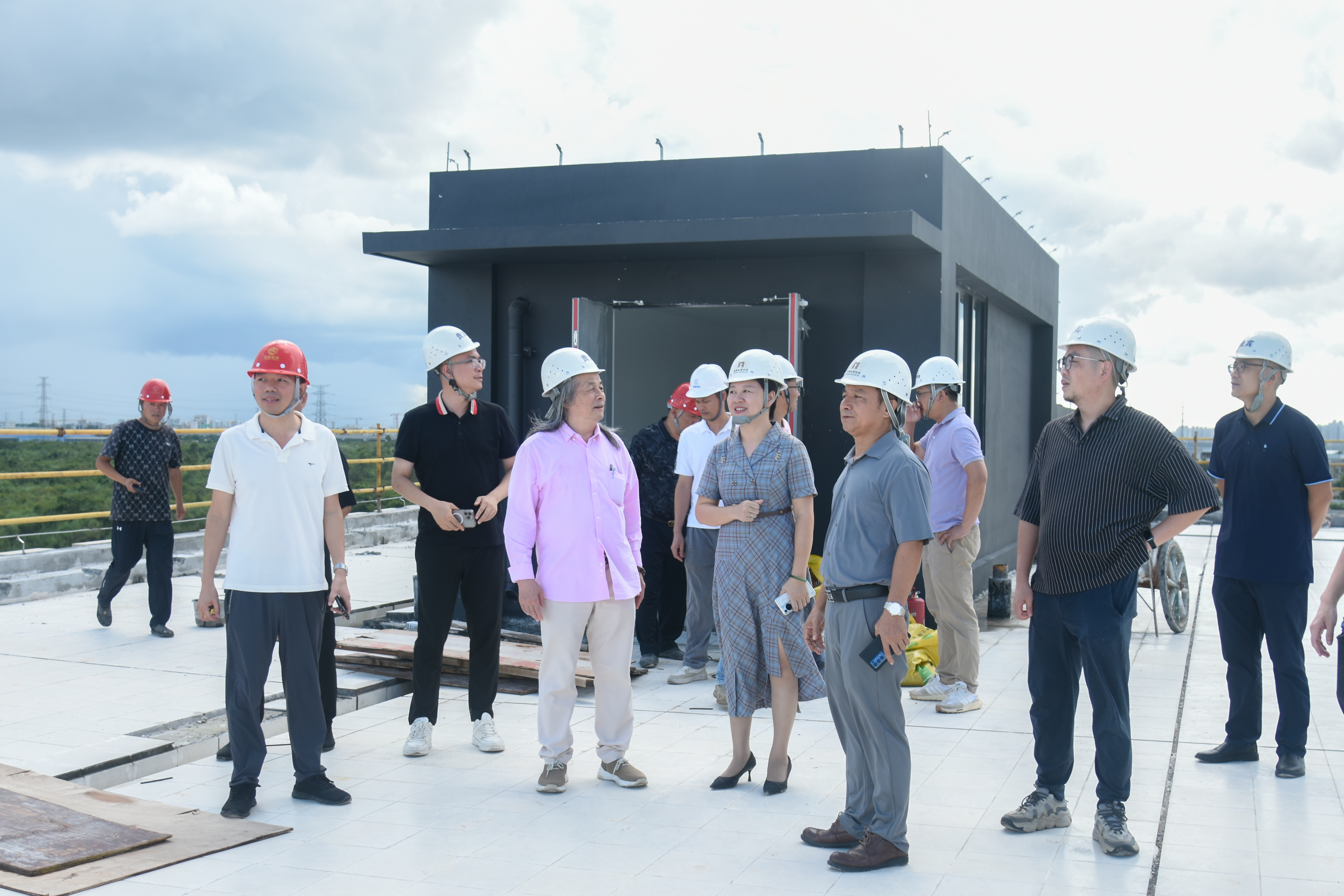 伍炳亮大师赴海南省黄花梨沉香博物馆项目考察调研 共探文化瑰宝传承新路径